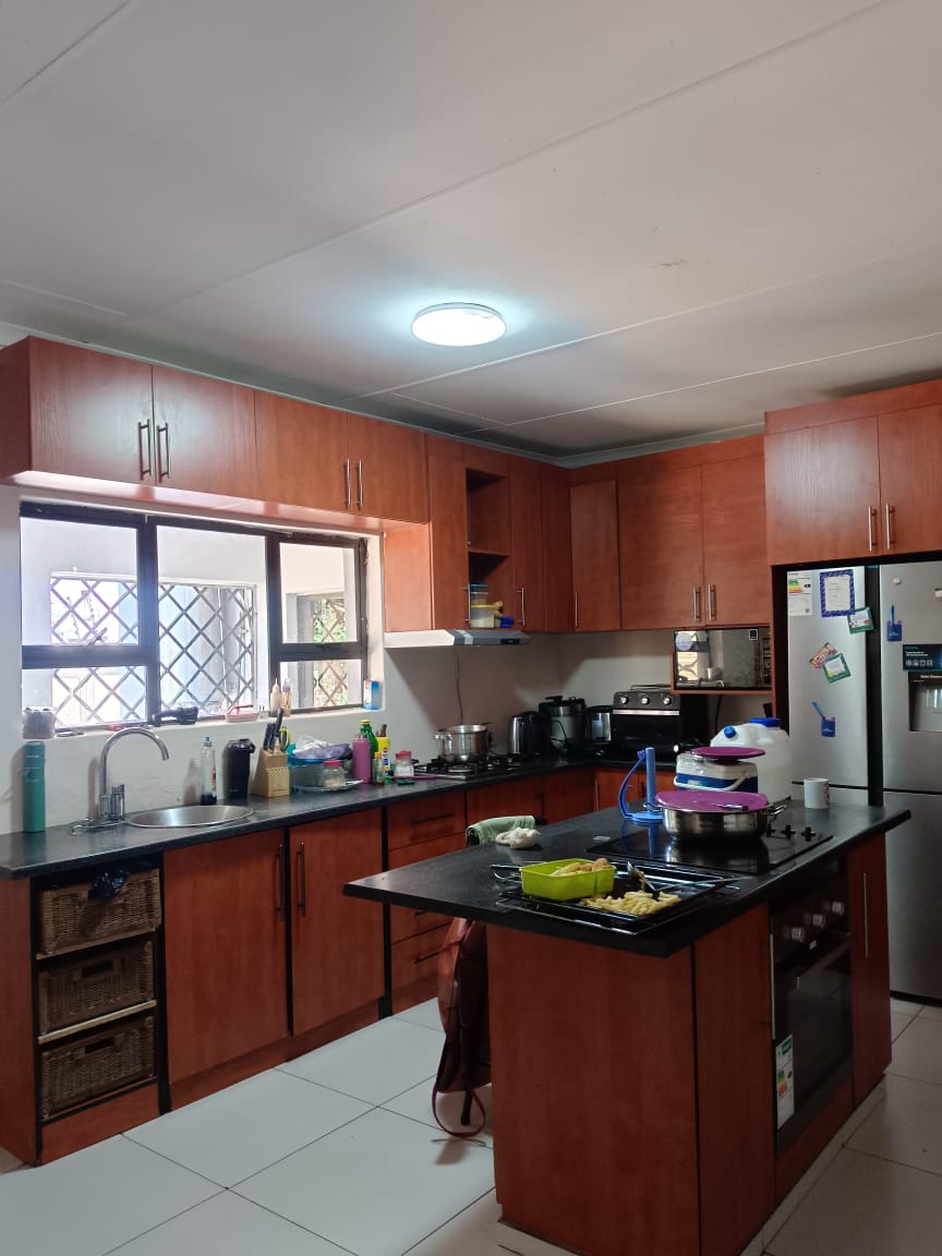 6 Bedroom Property for Sale in Flamwood North West